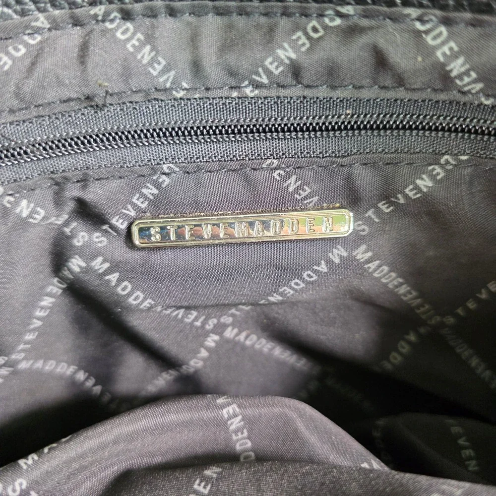 Steve Madden Matteo Satchel Bag Black Logo Embossed Crossbody‎ Excellent